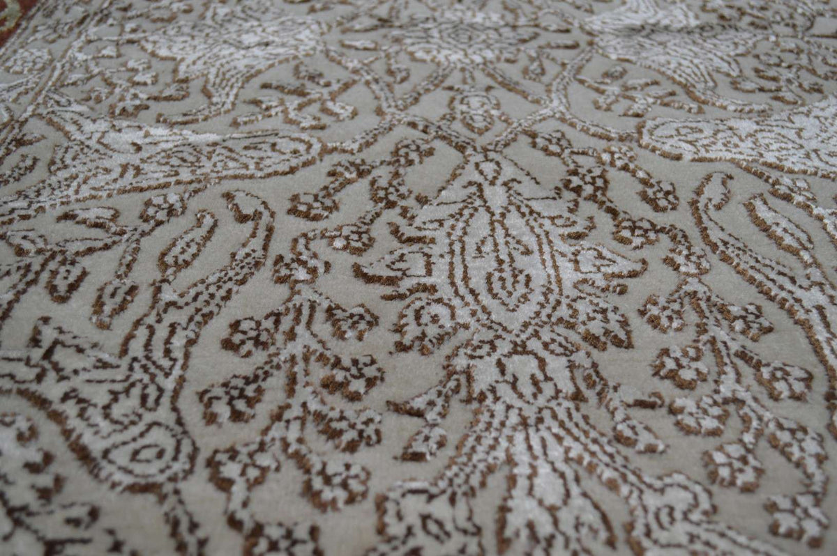 6' 2" x 8' 8" India Tabriz Rug image 6