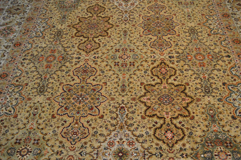 8' 1" x 10' 1" India Agra Rug image 2