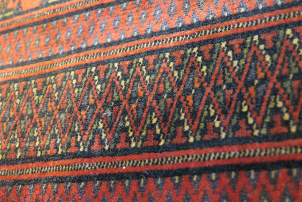 3' 5" x 1' 7" Persian Turkeman Rug image 4
