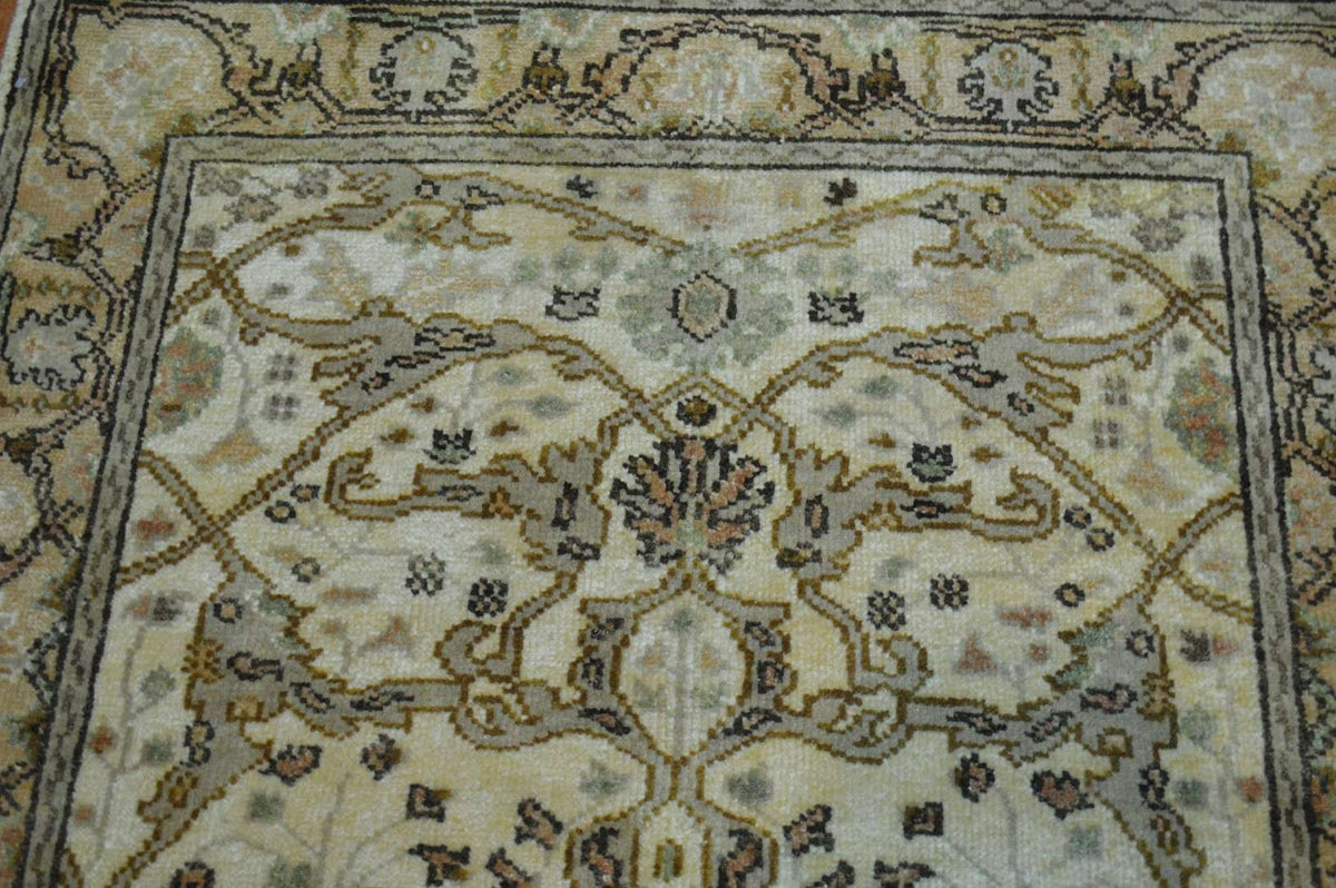 3' 9" x 6' 0" India Agra Rug image 8