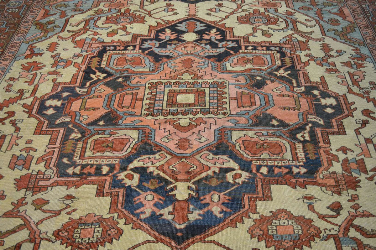 10' 3" x 13' 6" Persian Serapi Rug image 2