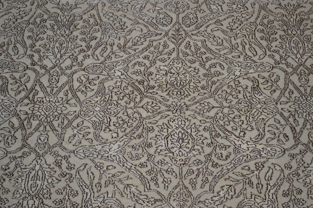 6' 2" x 8' 8" India Tabriz Rug image 11