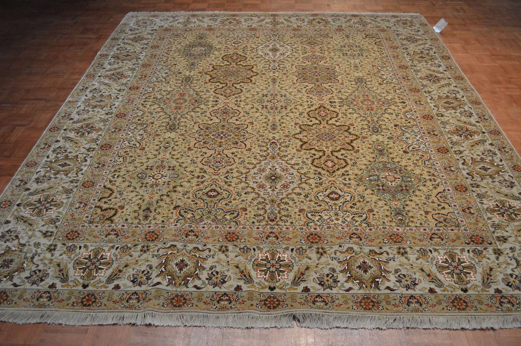 8' 1" x 10' 1" India Agra Rug image 9