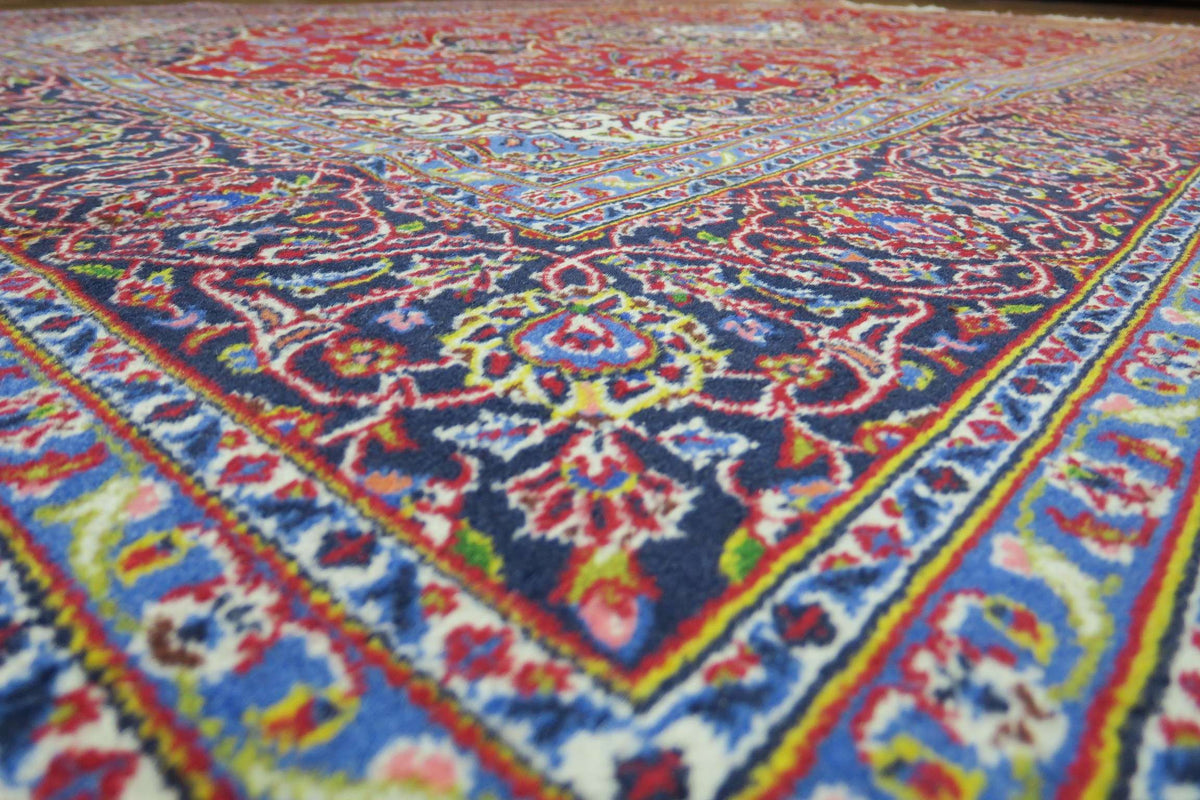 6' 5" x 9' 5" Persian Kashan Rug image 1