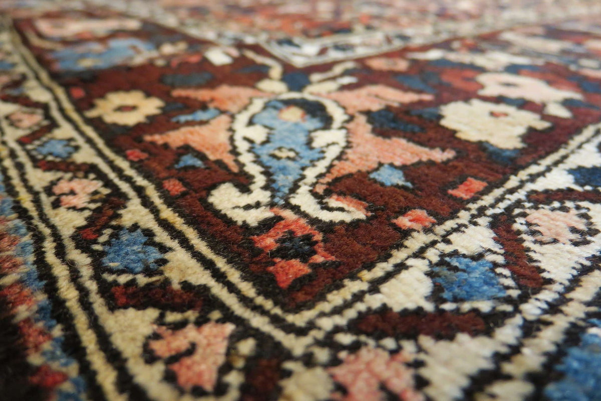 5' 2" x 9' 7" Persian Bakhtiar Rug image 11