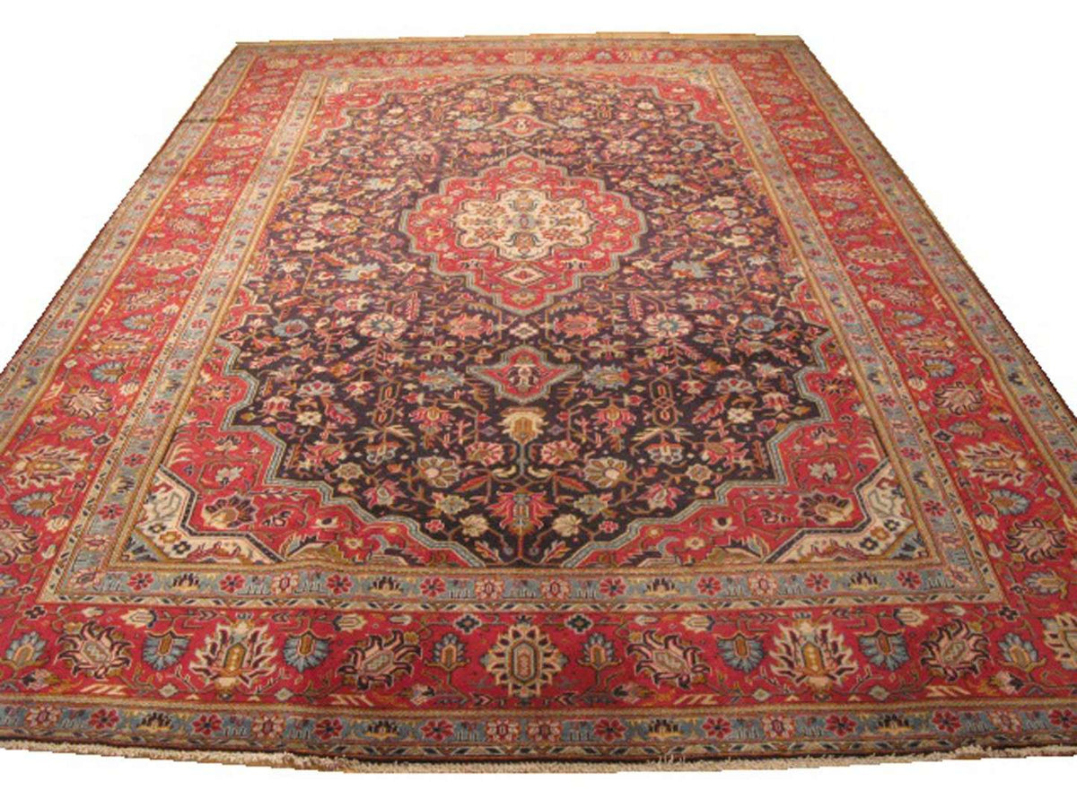 8' 1" x 11' 1" Persian Kashan Rug image 0