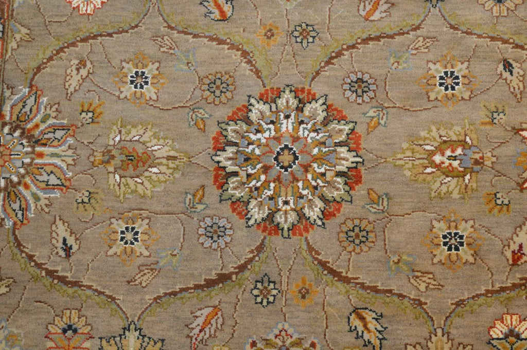 7' 9" x 10' 2" India Agra Rug image 8