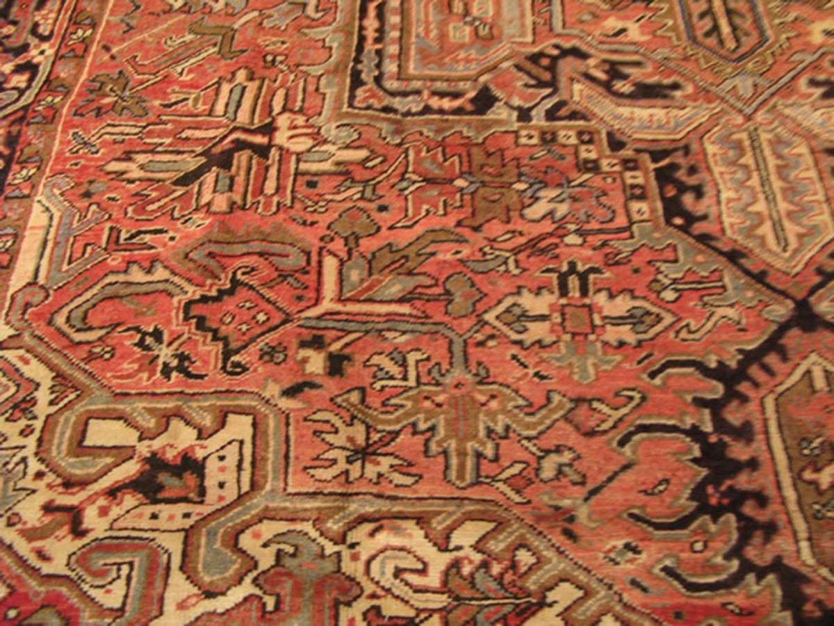 8' 3" x 11' 3" Persian Heriz Rug image 4